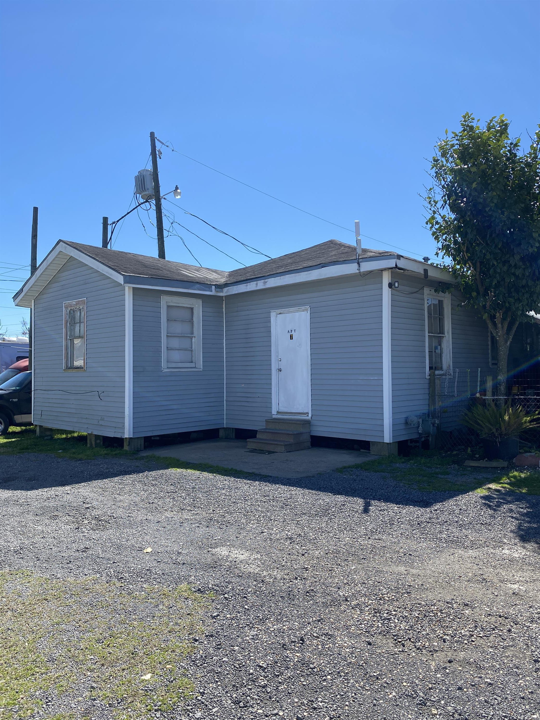 176 West Airline Highway - APT 7